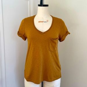 t.la V-Neck Pocket Tee